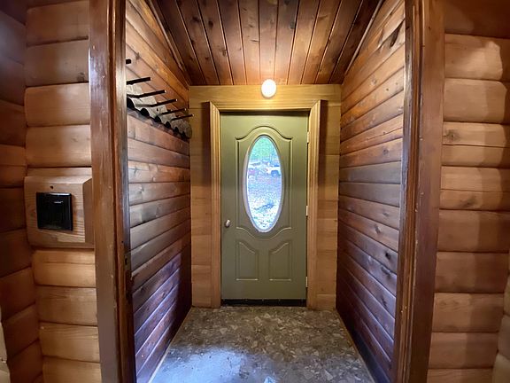 2nd image of 375 Clipper Ct