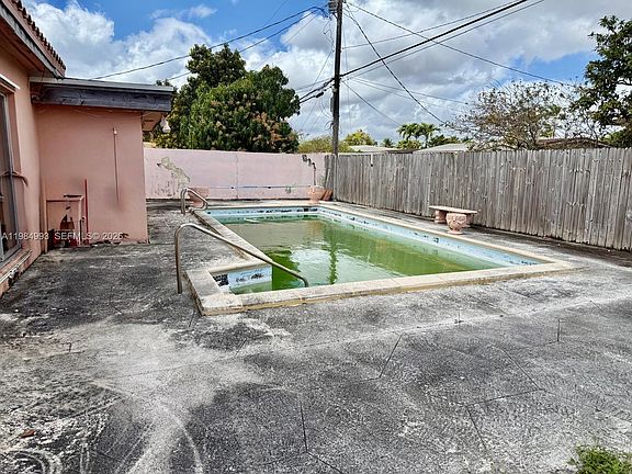 2nd image of 10201 SW 35th St