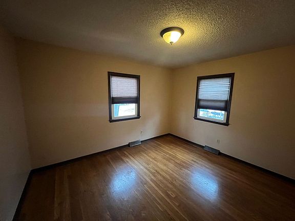 4th image of 7372 Lathrop Ave