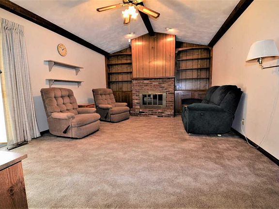 4th image of 1017 Woodmere Dr