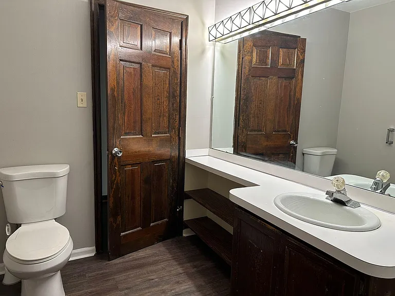 908 N Adams St #3 — Photo 7