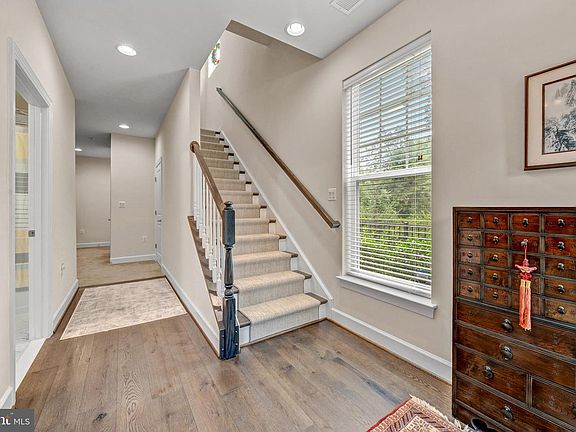 5th image of 5951 Clapton Ct
