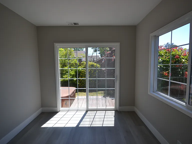 345 N Fremont St — Photo 14
