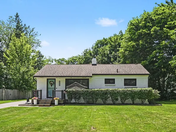 1415 Franklin St, Haslett, MI 48840