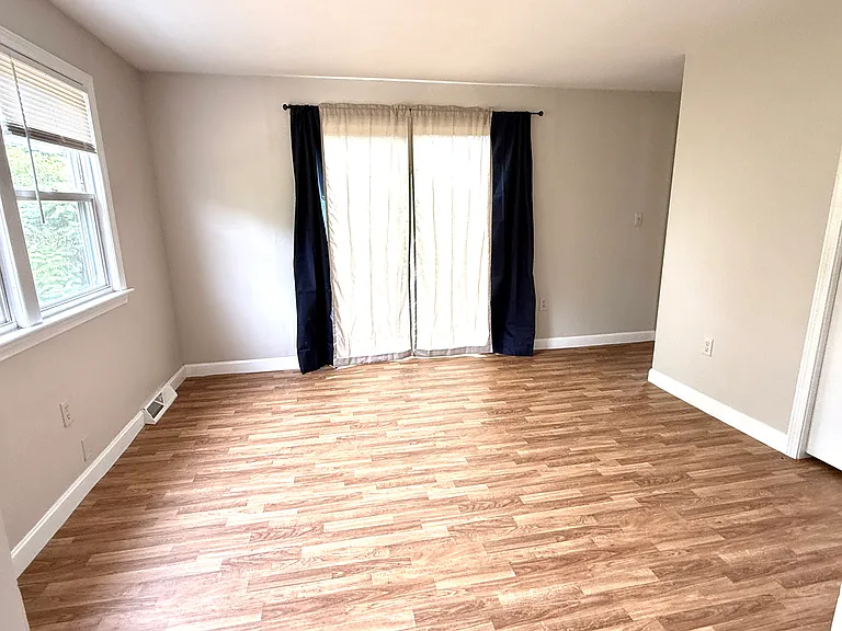21 Bradford Ave — Photo 11
