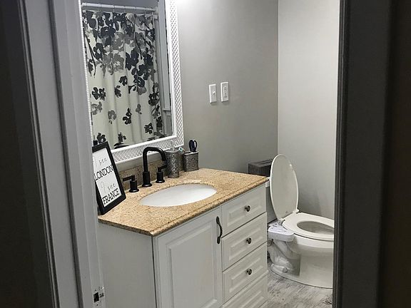 5th image of 130 Woodcrest Dr