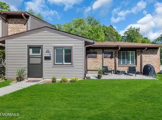 20 Lexington Ct, Red Bank, NJ 07701