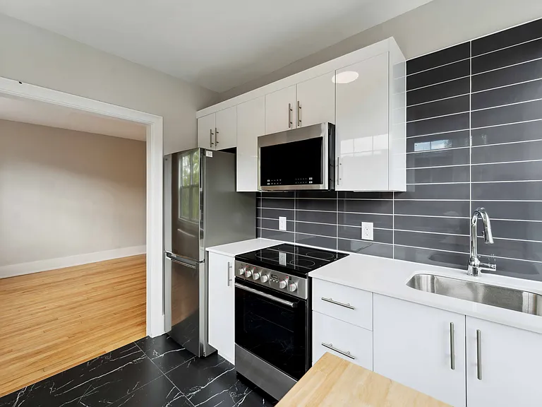 325 Cooper St — Photo 12