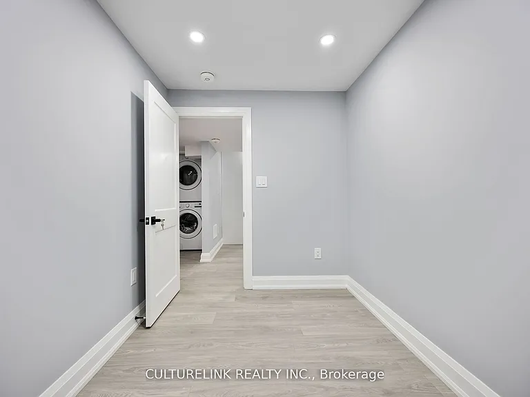358 Cornell Centre Blvd #BASEMENT — Photo 8