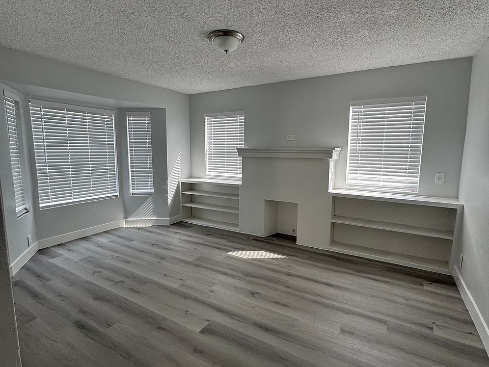 Family room (view from dining room)