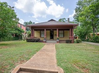 617 S Sycamore St, Palestine, TX 75801