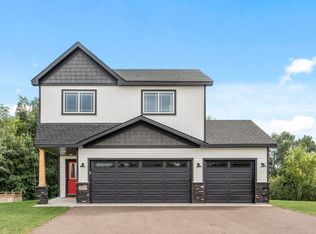 38357 Hunters Ridge Trl, North Branch, MN 55056