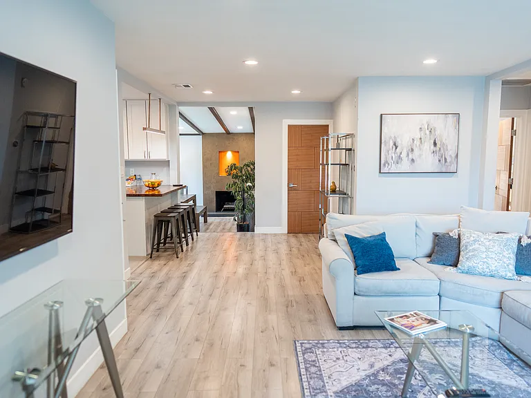 18033 Duncan St — Photo 28