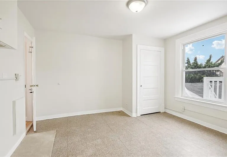 328 James St — Photo 25