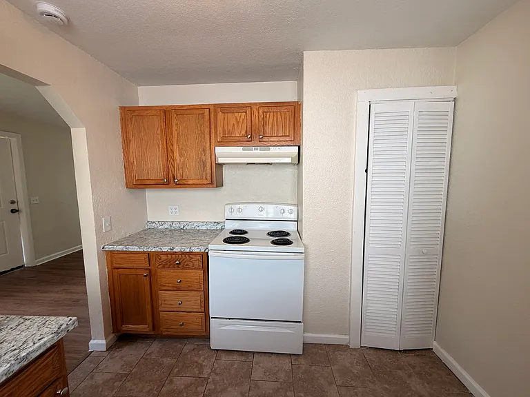 3915 Hoiles Ave — Photo 8