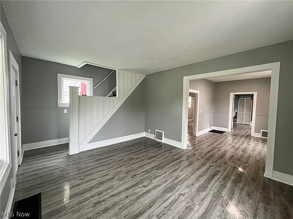 5th image of 557 Chittenden St