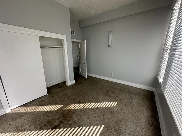 New Grand Apartments — Photo 16