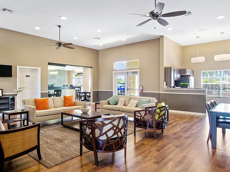 Seven Palms Apartments — Photo 13