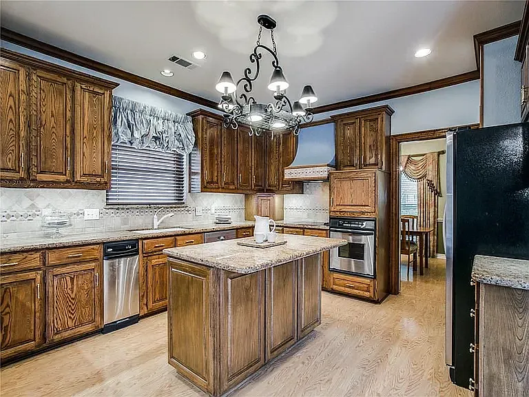 4652 Portrait Ln — Photo 14