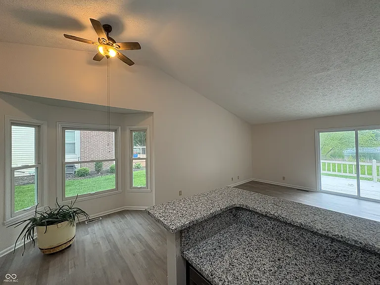 7630 Lippincott Way — Photo 10