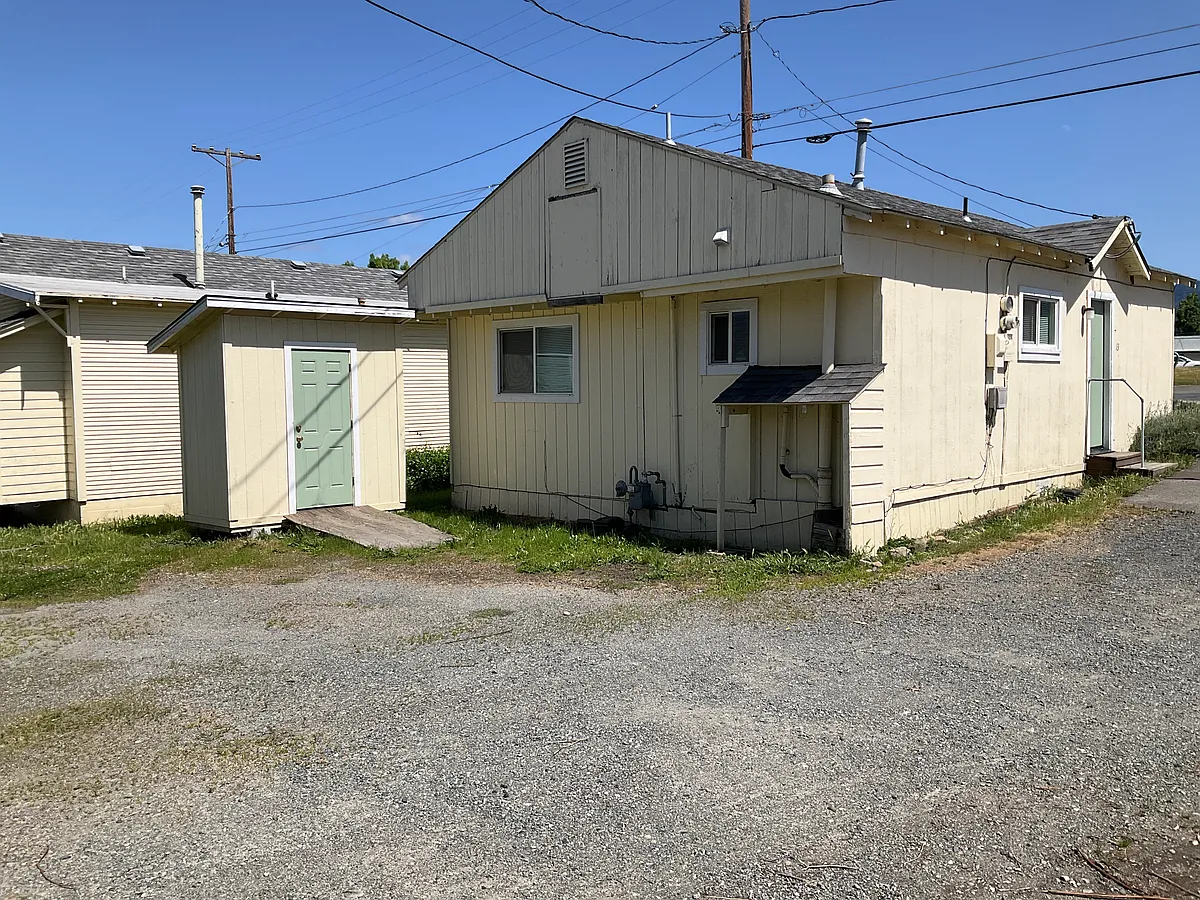 Building Photo - 204 Redwood Hwy