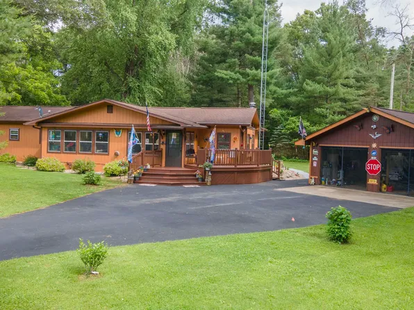 1879 Lakeview Dr, Friendship, WI 53934