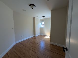 3021 70th Ave SE, Mercer Island, WA 98040