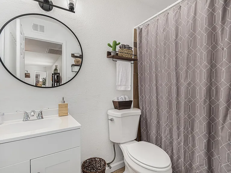 2611 E Obregon St — Photo 14