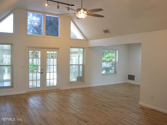 4th image of 7007 HOLIDAY HILL Court
