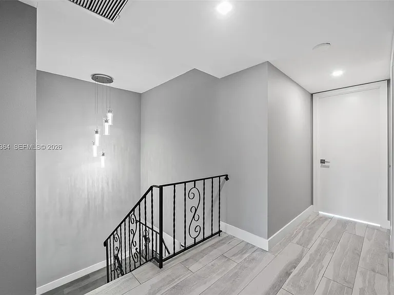 613 NE 26th Ave #613 — Photo 11