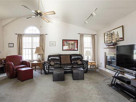 4th image of 668 Thornburg Pl