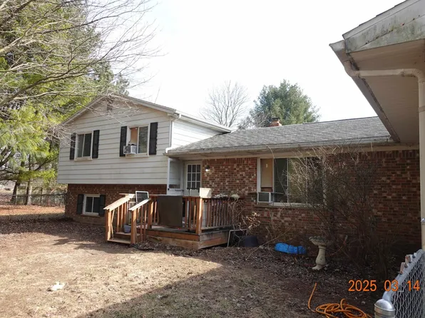 7125 Cedar Lake Rd, Pinckney, MI 48169
