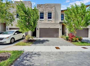 10547 NW 81st St, Doral, FL 33178