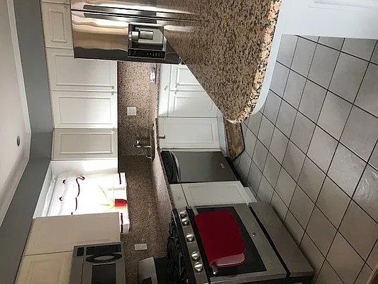 Rented by Roz Khan, LREB | media 2