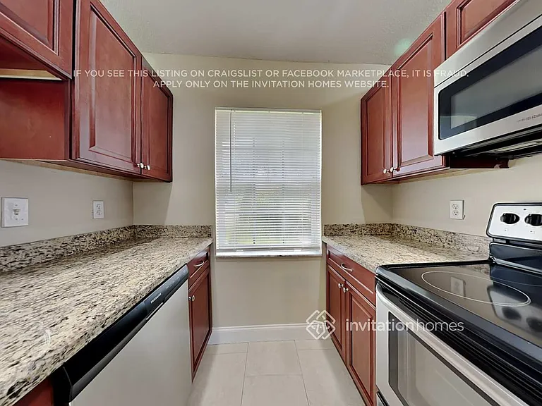 12190 Brisbane Ln — Photo 8