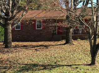 111 Creekview Dr, Pleasant View, TN 37146