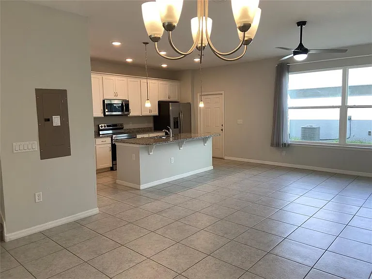 5029 Avalon Park Blvd — Photo 2