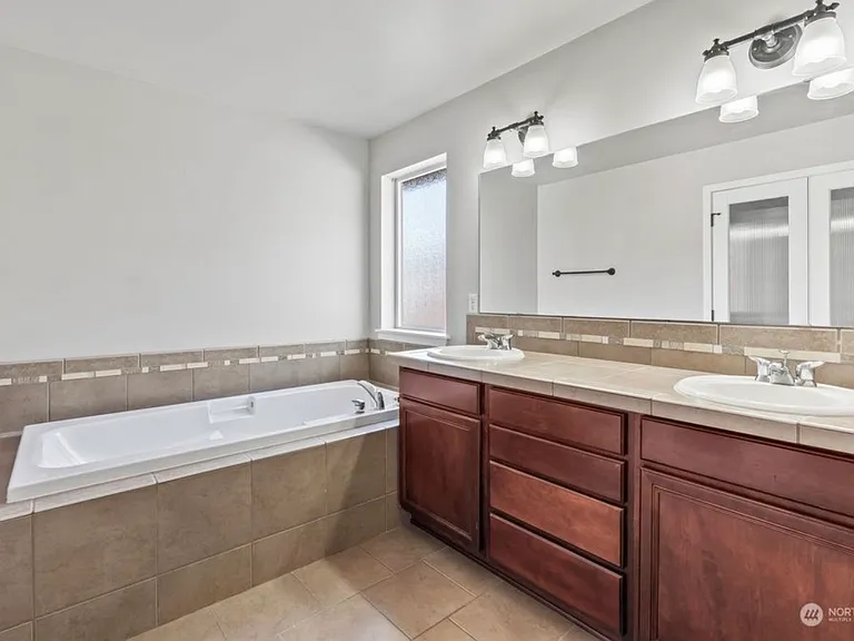 8418 153rd St E — Photo 21