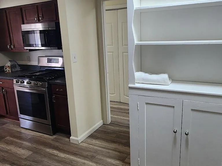 570 Capri Rd — Photo 4