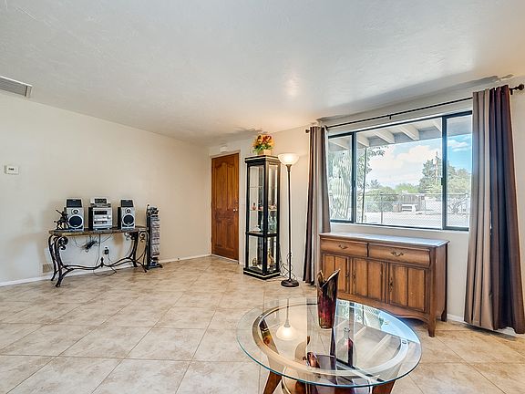 4th image of 4901 N Sunrise Ave