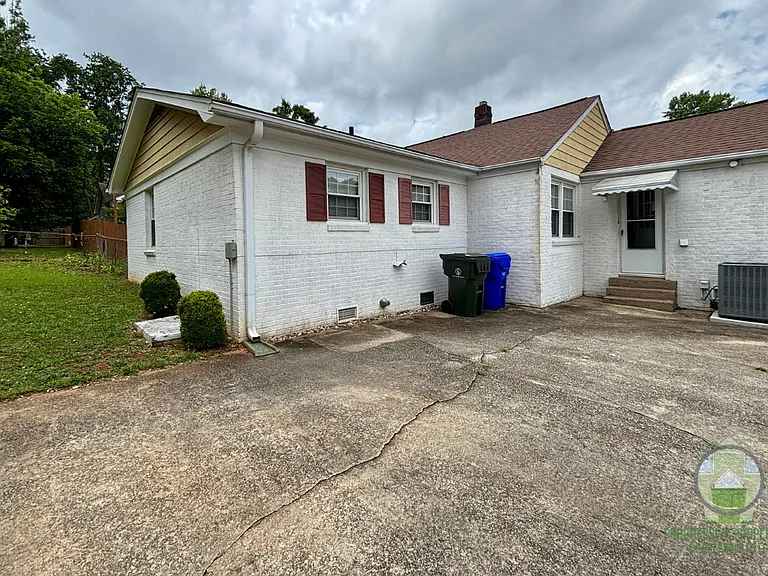 106 Princeton Ave — Photo 15