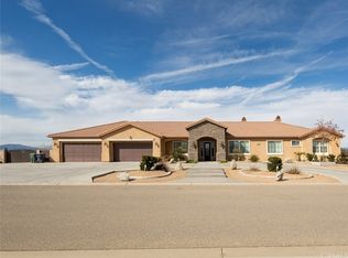 7560 Royal View Ln, Oak Hills, CA 92344