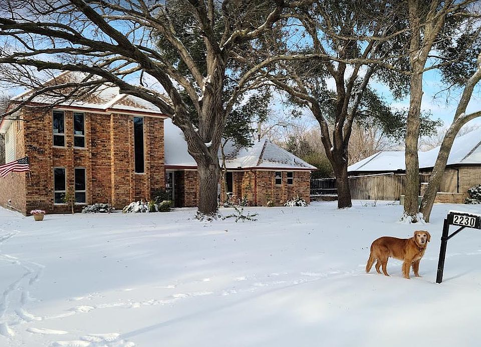 2nd image of 2230 Bunker Hill Cir