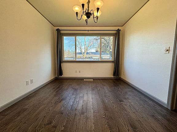4th image of 2608 SE Marigold Ct