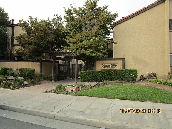 2nd image of 1550 W Ashlan Ave APT 220