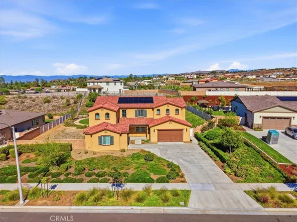 1173 Matterhorn Dr, Riverside, CA 92506
