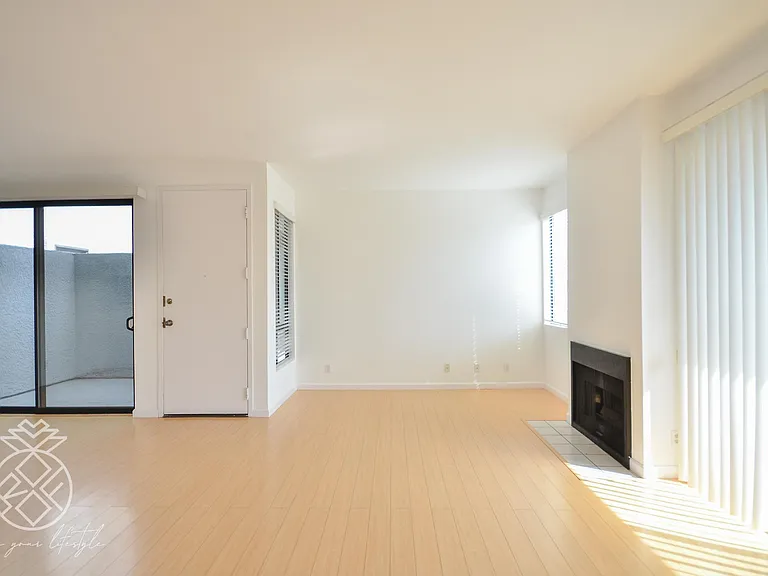 1727 Glendon Ave #104 — Photo 13