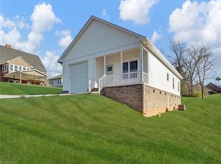 205 Dodson St, Pilot Mtn, NC 27041