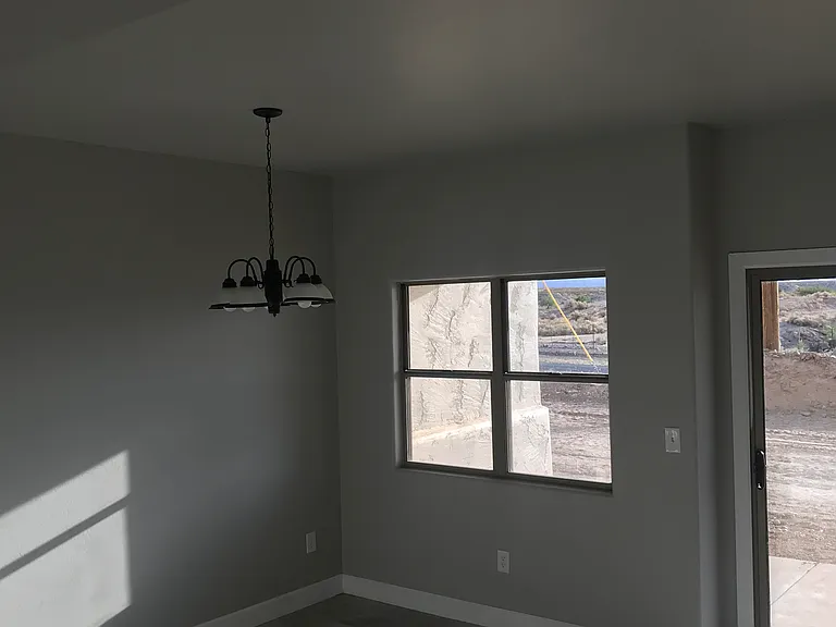 350 Kenzie Cir — Photo 1