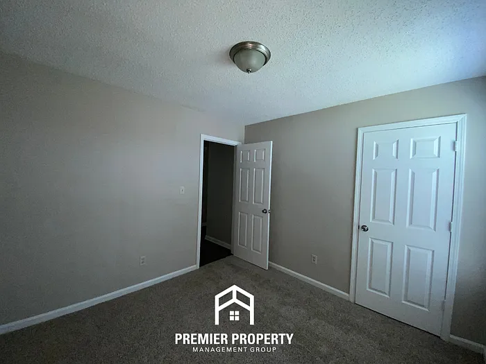 2584 Parkview Dr — Photo 17